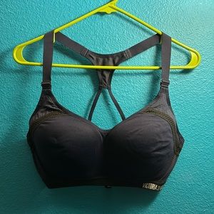 Victoria’s Secret sports bra Navy in size 36D